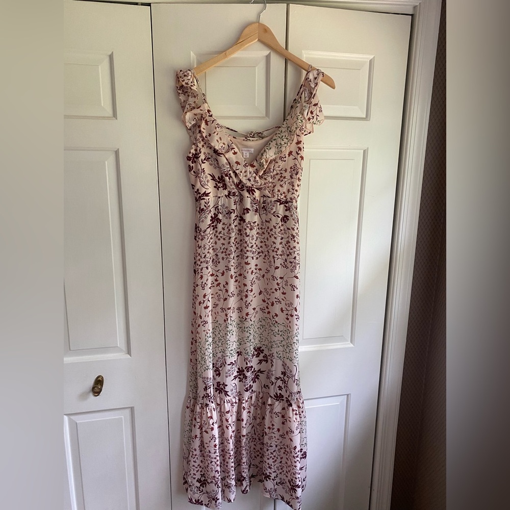 Midi dress. Size medium. Light pink, burgundy and some green.
